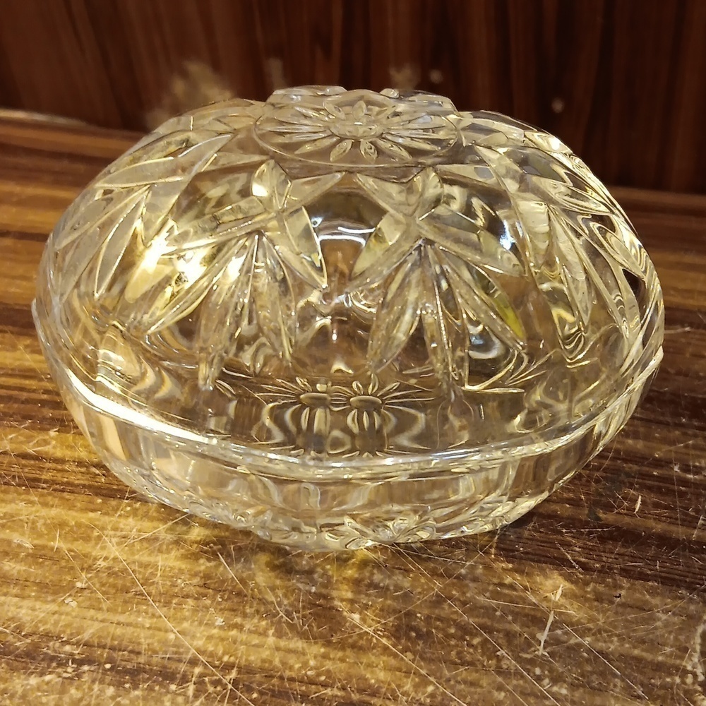 Vintage crystal lidded trinket dish